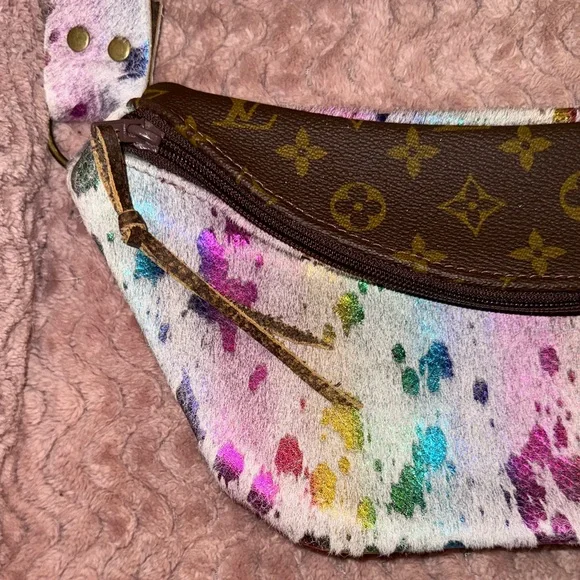 Keep It Gypsy Designer Crossbody Ivory Bumbag Calf Hair Leather Rainbow Foil - Picture 4 of 9